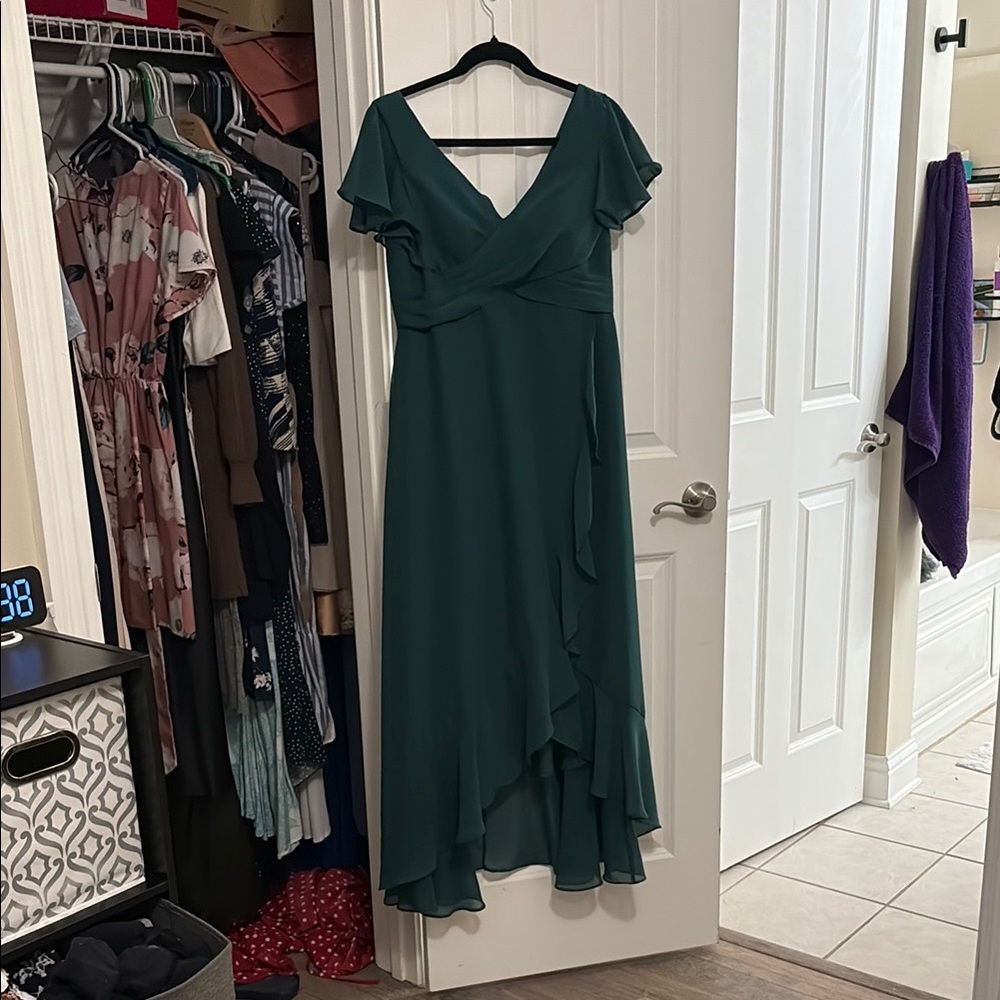 Elegant Green Evening Dress
